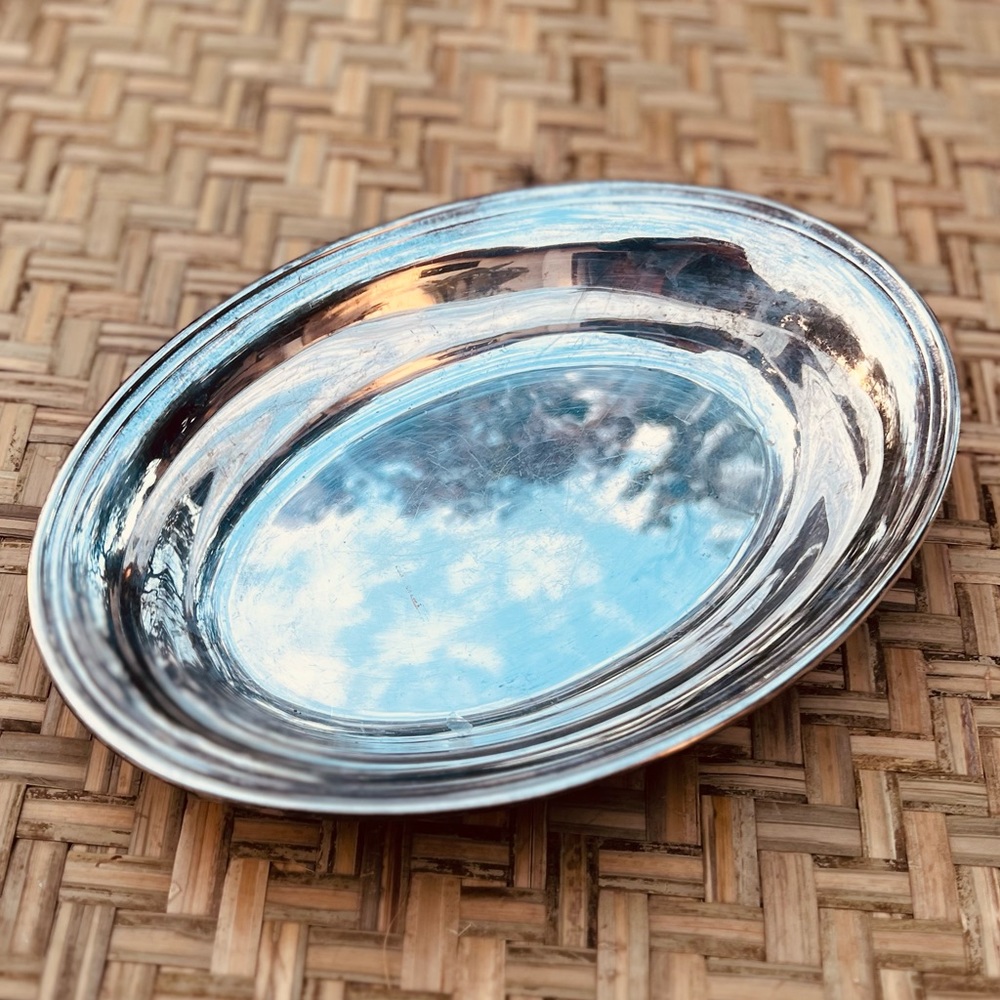 BEAUTIFUL VINTAGE OVAL SILVER DISH WITH SMALL HANDLES
